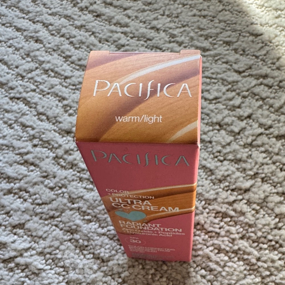 Pacifica Ultra CC Cream Radiant Foundation - Warm/Light - Picture 6 of 9
